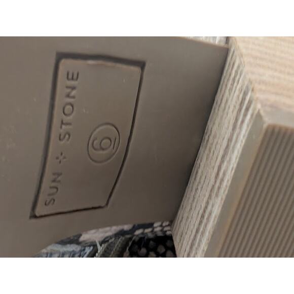 SUN & STONE Womens Snake Print Block Heel Pointed Toe Zip Ankle Boot size 6 Glam - Picture 8 of 9